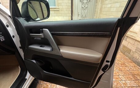 Toyota Land Cruiser 200, 2010 год, 3 150 000 рублей, 29 фотография