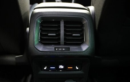 Volkswagen Tiguan II, 2019 год, 2 250 000 рублей, 14 фотография