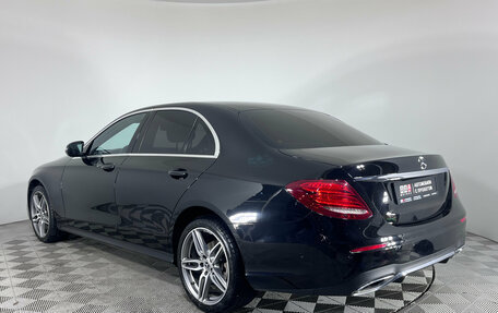 Mercedes-Benz E-Класс, 2019 год, 2 590 000 рублей, 7 фотография