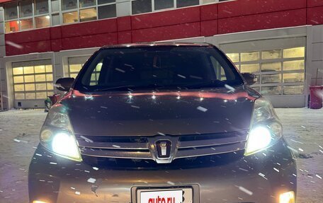 Toyota ISis I, 2012 год, 1 349 000 рублей, 2 фотография