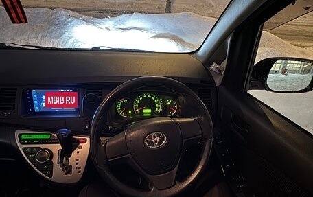 Toyota ISis I, 2012 год, 1 349 000 рублей, 11 фотография