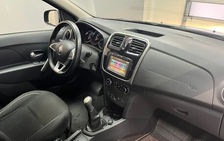 Renault Logan II, 2018 год, 1 075 000 рублей, 12 фотография