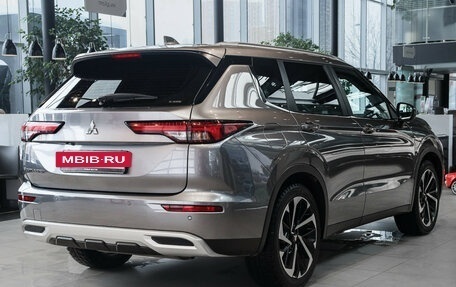 Mitsubishi Outlander, 2022 год, 3 900 000 рублей, 4 фотография