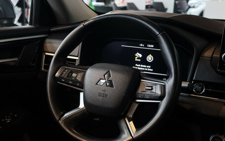 Mitsubishi Outlander, 2022 год, 3 900 000 рублей, 22 фотография