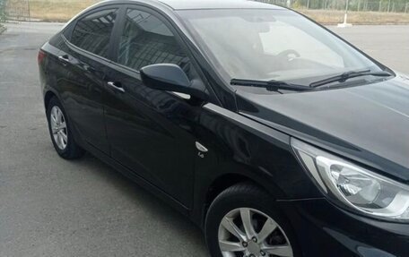 Hyundai Solaris II рестайлинг, 2013 год, 780 000 рублей, 3 фотография