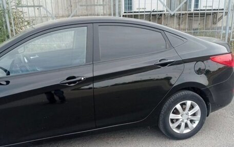 Hyundai Solaris II рестайлинг, 2013 год, 780 000 рублей, 5 фотография