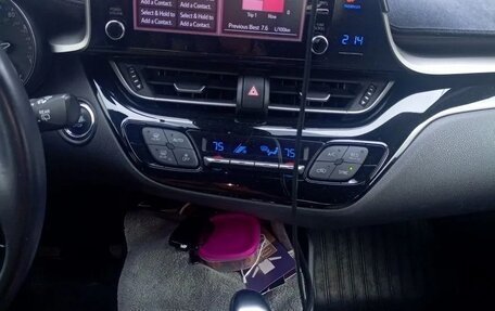 Toyota C-HR I рестайлинг, 2019 год, 2 225 000 рублей, 8 фотография