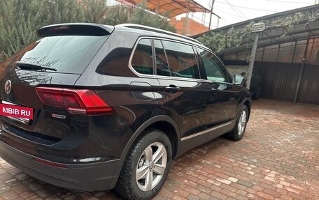 Volkswagen Tiguan II, 2020 год, 3 150 000 рублей, 2 фотография