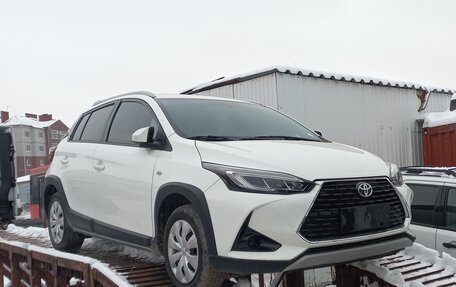 Toyota Yaris XP150 рестайлинг, 2021 год, 1 800 000 рублей, 1 фотография