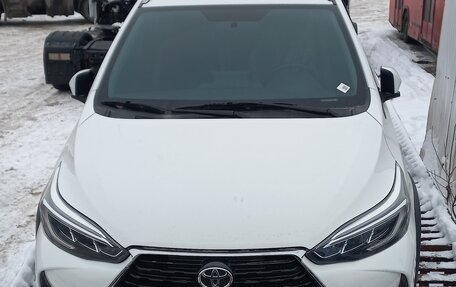 Toyota Yaris XP150 рестайлинг, 2021 год, 1 800 000 рублей, 4 фотография