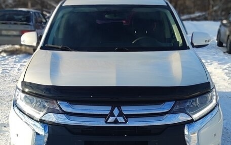 Mitsubishi Outlander III рестайлинг 3, 2018 год, 1 450 000 рублей, 6 фотография