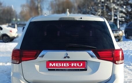 Mitsubishi Outlander III рестайлинг 3, 2018 год, 1 450 000 рублей, 3 фотография