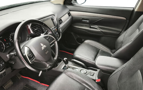 Mitsubishi Outlander III рестайлинг 3, 2014 год, 1 650 000 рублей, 16 фотография