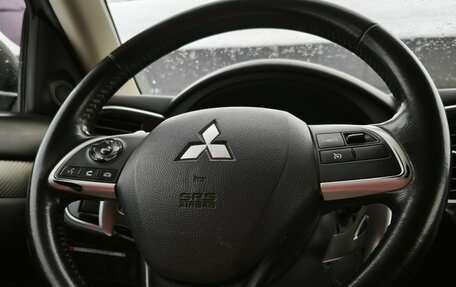 Mitsubishi Outlander III рестайлинг 3, 2014 год, 1 650 000 рублей, 18 фотография