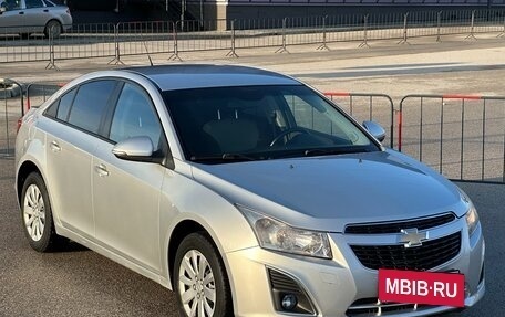 Chevrolet Cruze II, 2014 год, 997 000 рублей, 4 фотография