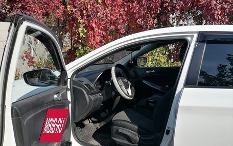 Hyundai Solaris II рестайлинг, 2013 год, 800 000 рублей, 2 фотография