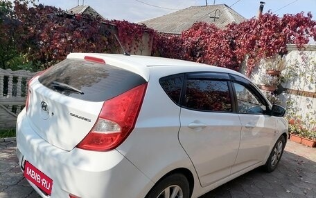 Hyundai Solaris II рестайлинг, 2013 год, 800 000 рублей, 8 фотография