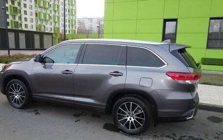 Toyota Highlander III, 2017 год, 3 990 000 рублей, 9 фотография