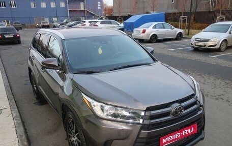 Toyota Highlander III, 2017 год, 3 990 000 рублей, 3 фотография