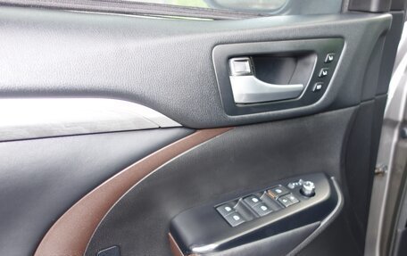 Toyota Highlander III, 2017 год, 3 990 000 рублей, 22 фотография