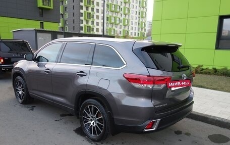 Toyota Highlander III, 2017 год, 3 990 000 рублей, 10 фотография
