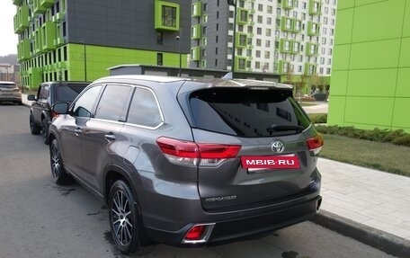 Toyota Highlander III, 2017 год, 3 990 000 рублей, 11 фотография