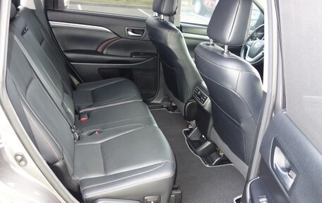 Toyota Highlander III, 2017 год, 3 990 000 рублей, 31 фотография