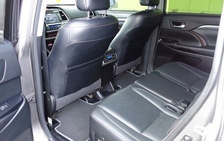 Toyota Highlander III, 2017 год, 3 990 000 рублей, 30 фотография