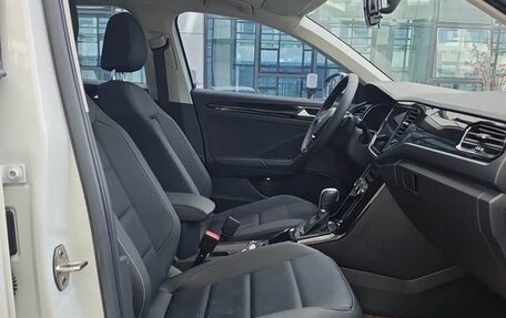 Volkswagen T-Roc I, 2022 год, 1 890 000 рублей, 8 фотография