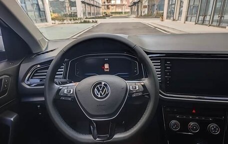 Volkswagen T-Roc I, 2022 год, 1 890 000 рублей, 13 фотография