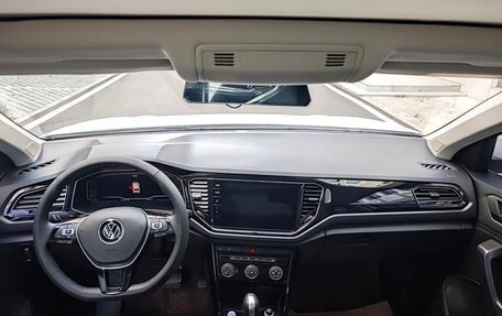 Volkswagen T-Roc I, 2022 год, 1 890 000 рублей, 12 фотография