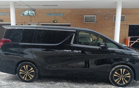 Toyota Alphard III, 2022 год, 6 700 000 рублей, 2 фотография