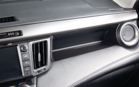 Toyota RAV4, 2017 год, 2 599 000 рублей, 13 фотография