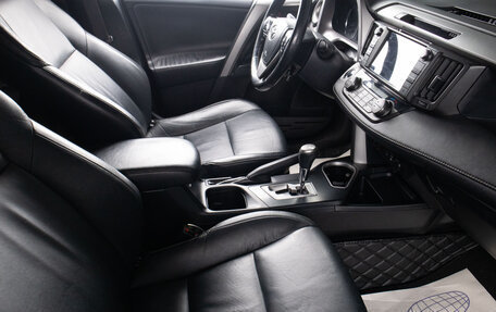 Toyota RAV4, 2017 год, 2 599 000 рублей, 18 фотография