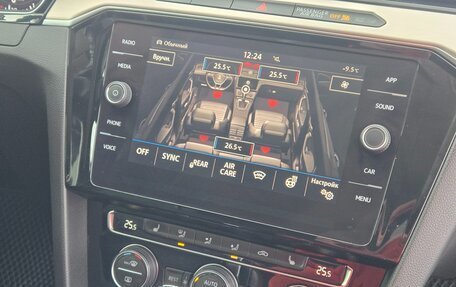 Volkswagen Passat B8 рестайлинг, 2019 год, 2 099 000 рублей, 15 фотография