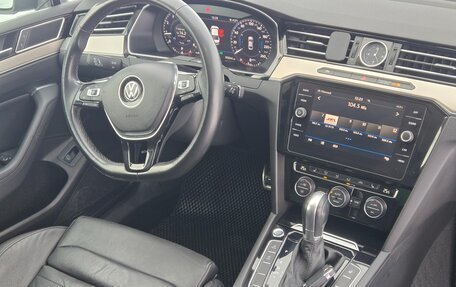 Volkswagen Passat B8 рестайлинг, 2019 год, 2 099 000 рублей, 12 фотография