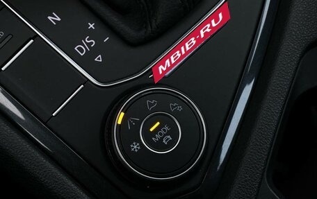 Volkswagen Tiguan II, 2020 год, 2 462 800 рублей, 18 фотография