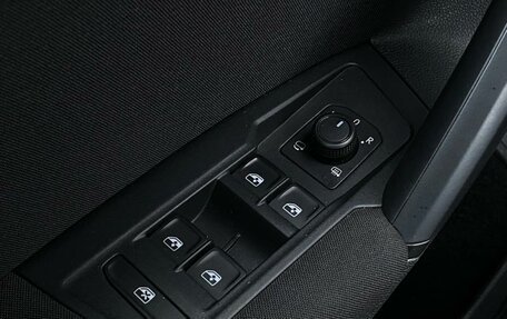 Volkswagen Tiguan II, 2020 год, 2 462 800 рублей, 23 фотография