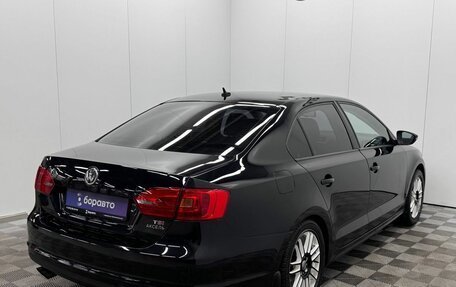 Volkswagen Jetta VI, 2011 год, 820 000 рублей, 3 фотография