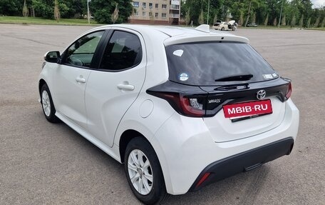 Toyota Yaris, 2020 год, 1 650 000 рублей, 4 фотография