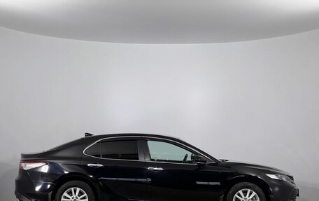 Toyota Camry, 2019 год, 2 200 000 рублей, 4 фотография