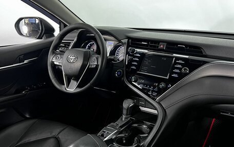 Toyota Camry, 2019 год, 2 200 000 рублей, 13 фотография