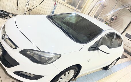 Opel Astra J, 2013 год, 700 000 рублей, 2 фотография