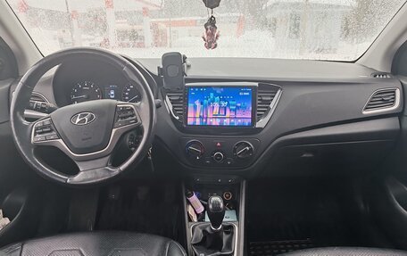 Hyundai Solaris II рестайлинг, 2017 год, 1 250 000 рублей, 8 фотография