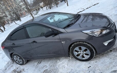 Hyundai Solaris II рестайлинг, 2015 год, 1 250 000 рублей, 2 фотография