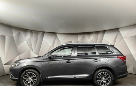 Mitsubishi Outlander III рестайлинг 3, 2016 год, 1 730 000 рублей, 5 фотография