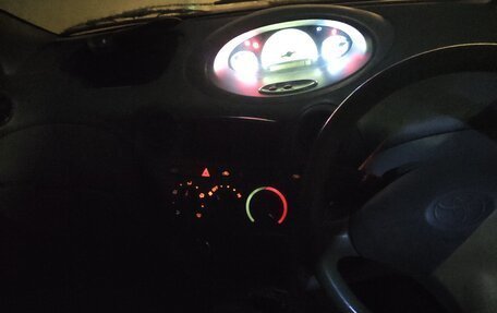 Toyota Vitz, 2000 год, 250 000 рублей, 6 фотография