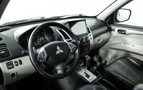 Mitsubishi Pajero Sport II рестайлинг, 2011 год, 1 249 777 рублей, 11 фотография