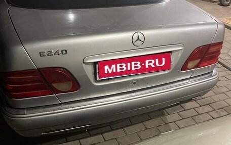Mercedes-Benz E-Класс, 1998 год, 450 000 рублей, 1 фотография