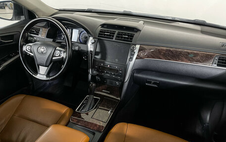 Toyota Camry, 2017 год, 2 247 000 рублей, 9 фотография